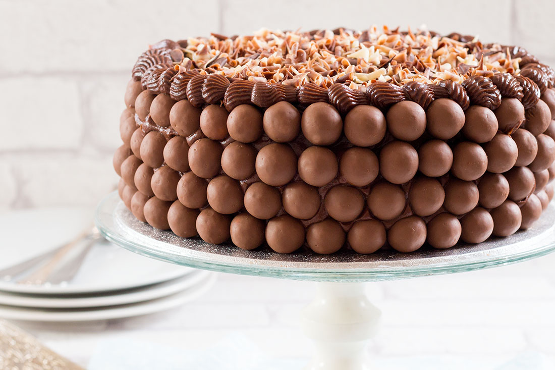 Which is the best chocolate cake for birthday?