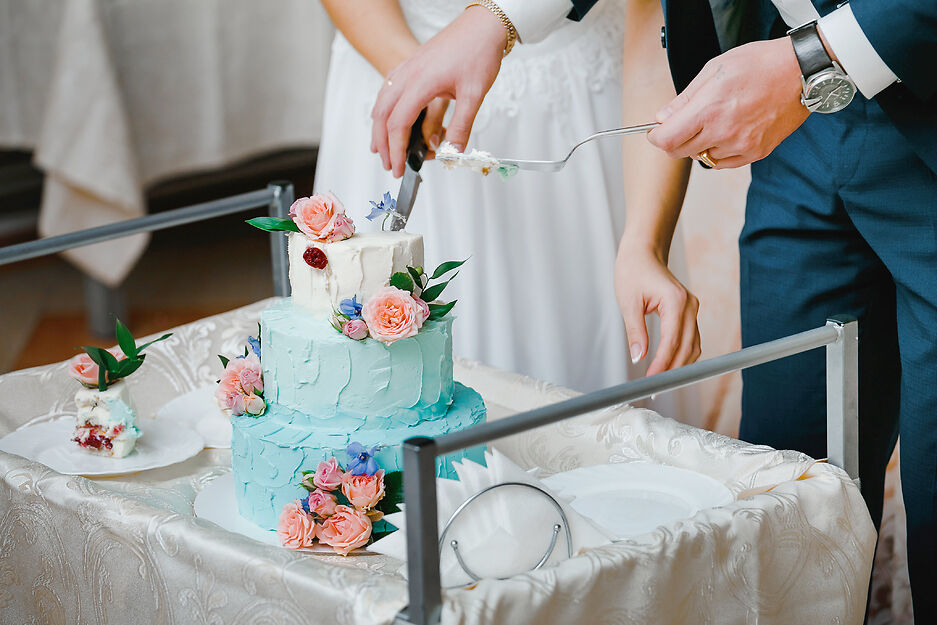 Why do we cut cake on anniversary?