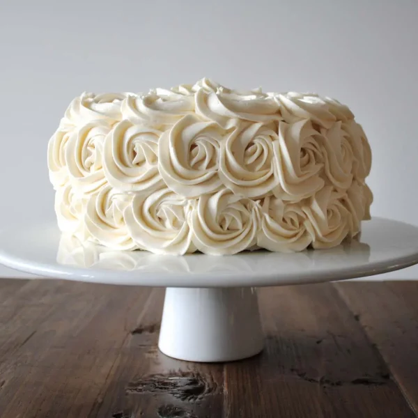 What is the best buttercream to use on a wedding cake?