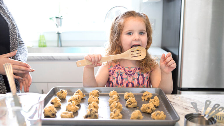 What age can you bake with a child?
