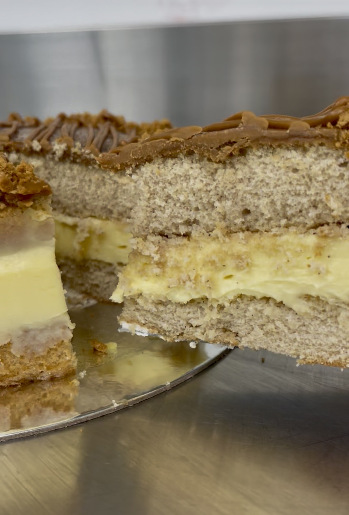 Biscoff & Banana Sensation Cake - Image 2